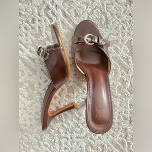 Women’s open toe mule with sliver buckle